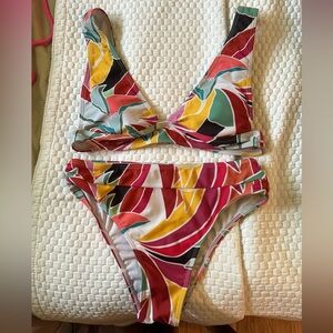 Multicolor plunge bikini